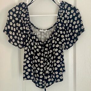 4 for $20 🖤 PRIMARK Boho button up daisy print top